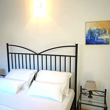Apartment Oh La La - Terrace Supetar